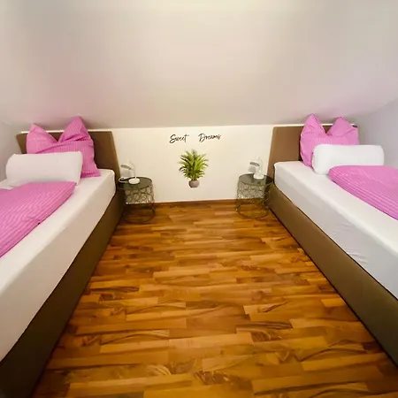 Apartament Royal - Geraeumige Mit Balkon Nahe Seepark Und Dortmund!