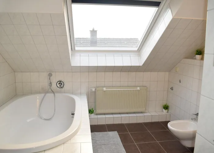 شقة Royal - Geraeumige Mit Balkon Nahe Seepark Und Dortmund!